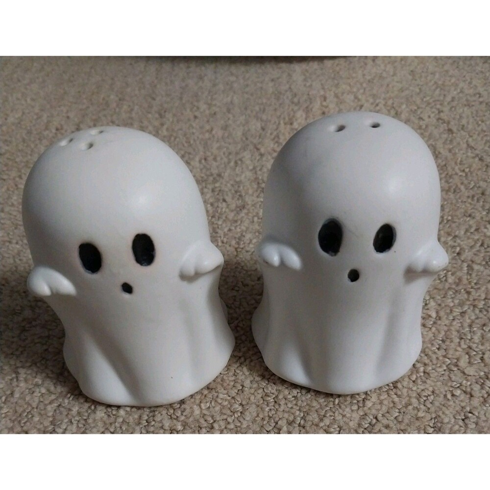 Creative Co-op - Ghosts Salt & Pepper Set  Halloween